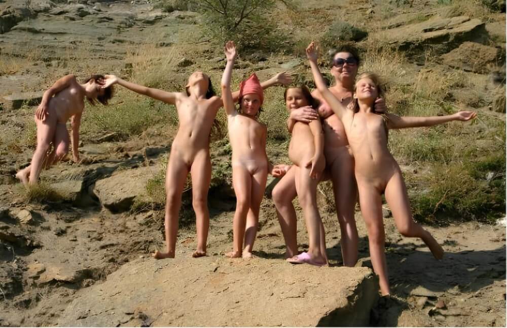 Nudism in a sunny day pics - Nudism promotes mental well-being