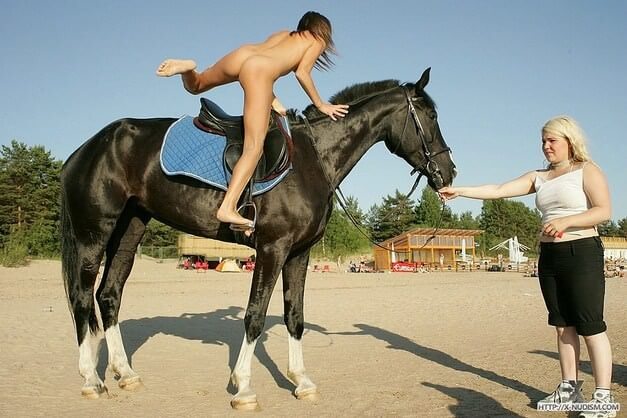 Ride on horseback - The emergence of naturism is linked to the name of Soren Sorensen