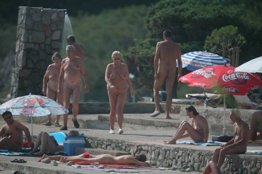 Cove Pyramid Shower Top pics - Ordinary people as naturists