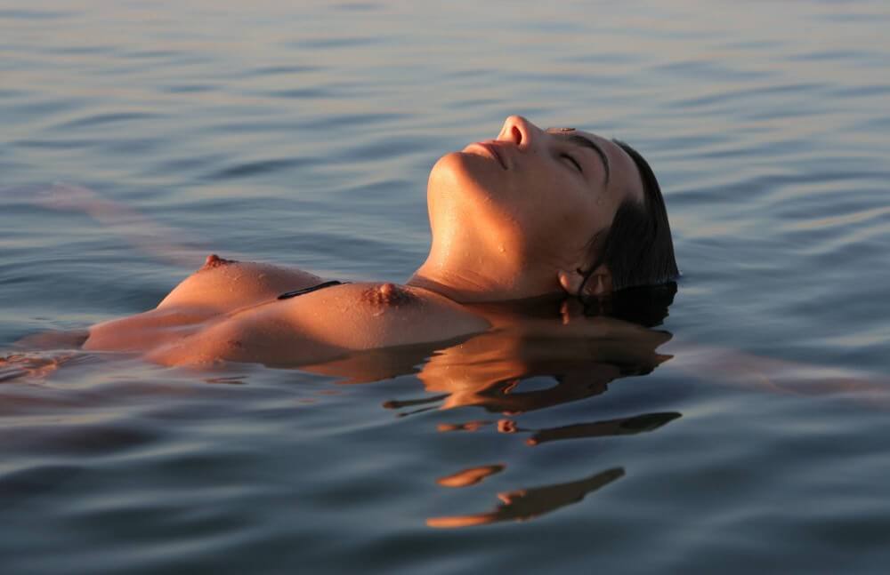 Sunlight Water to the Night pics - Nudity helps one better understand oneself and the surrounding world