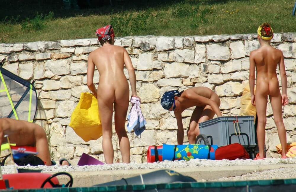 Sporty and Athletic Sands gallery - The practice of naturism fosters an atmosphere of trust and respect