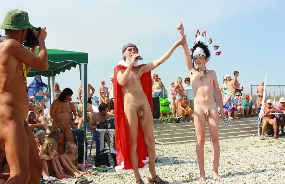 Native Headdress Dance pics - Naturism and nudism are a path to spiritual peace