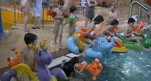 Indoor water runners 1 Full HD video - Getting rid of clothes