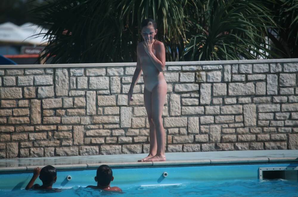 Naturist Pool-Side Singles photos - Human nature in its original form