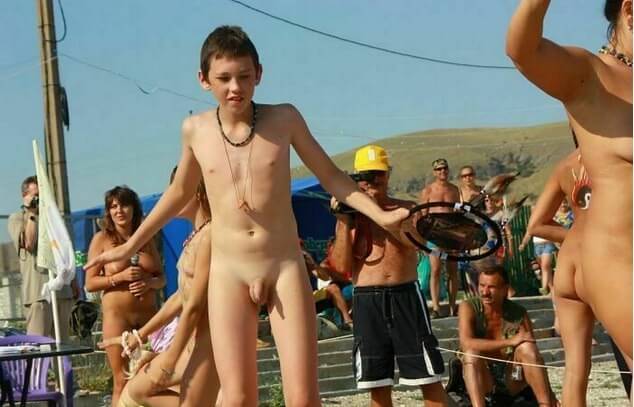 Nudists in Crimea photos - There are many political figures among the movements supporters