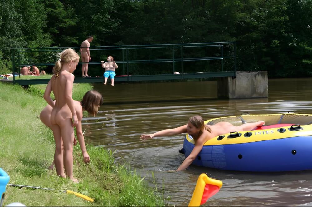 Naked Body gallery - Watching us naked in nature