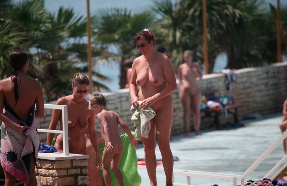 Boardwalk Biking pics - The worship of the naked body