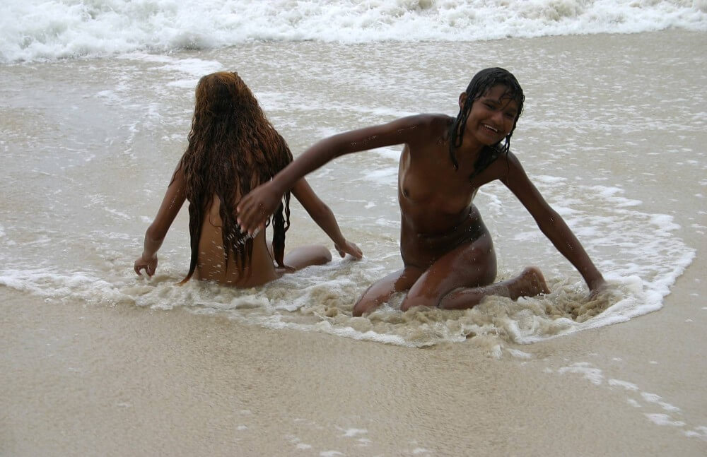 Brazilian Sand Playground pics - Poor naked people and rich naked people in one place