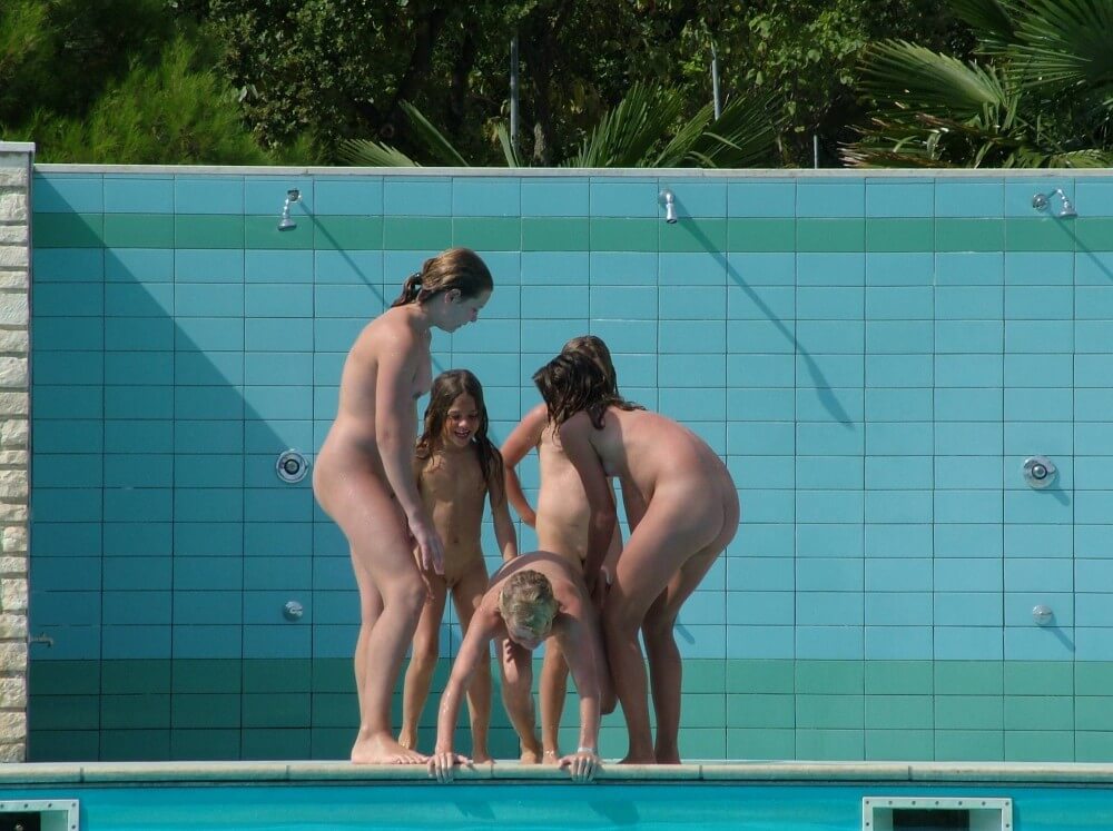 FKK Outdoor Children Pool pics - The lifestyle of naturist advocates and their community