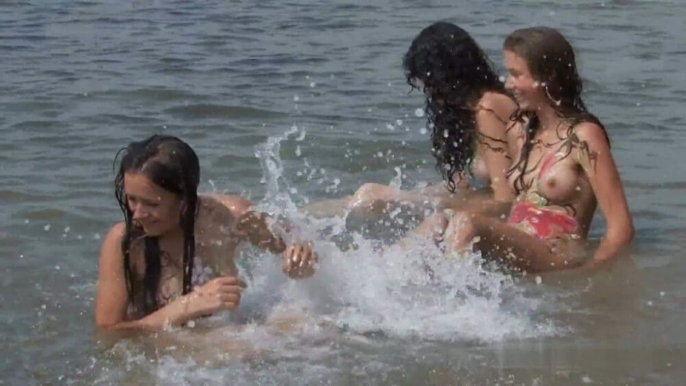 Body Art At Nudist Beach - Nudism is a way to improve health and boost self-esteem