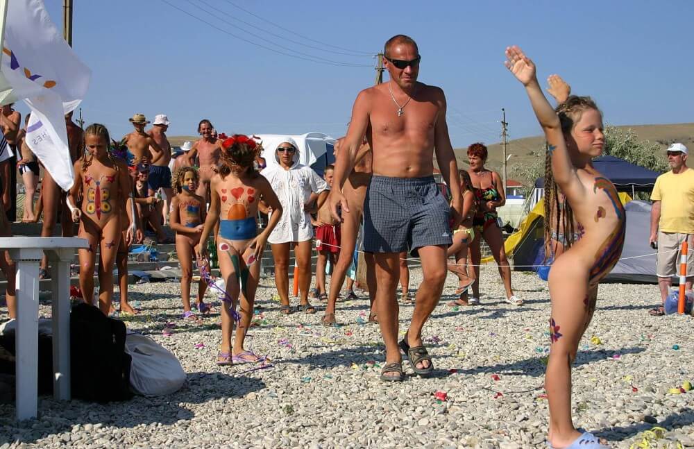 Beach Time Talent Show pics - There are many political figures among the movements supporters