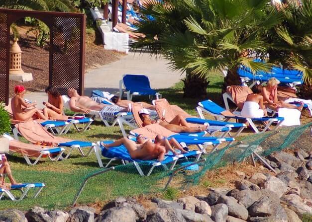Enature - Les textiles - Mutual respect as an important part of the naturist community