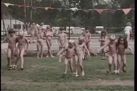 Educating Julie (1984) - In this nudist movement, voluntariness and comfort are important