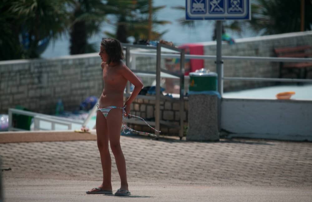 Naturist Pool Walkaround pics - Nudity helps overcome insecurities and fears
