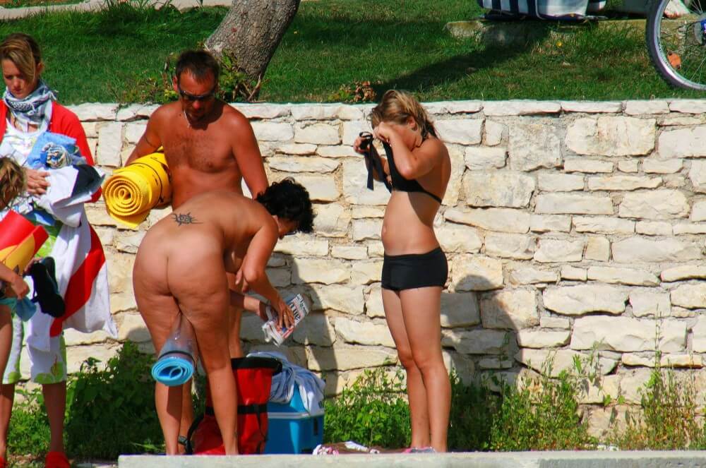 Ula FKK Sisters Day photo gallery - Nudity in nudism is a form of honesty with oneself