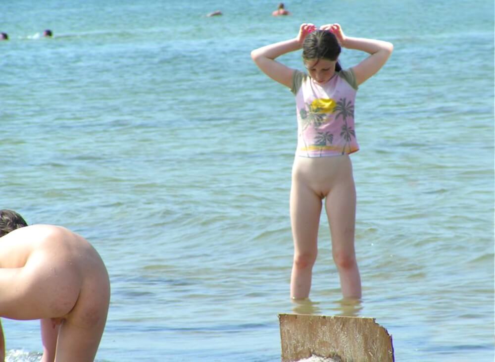 Crazy dirty girls - The Lifestyle of Naturism Supporters
