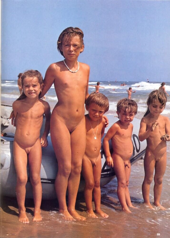 Jung und Frei Nr 2 - Naturism and nudism value honesty and sincerity in relationships