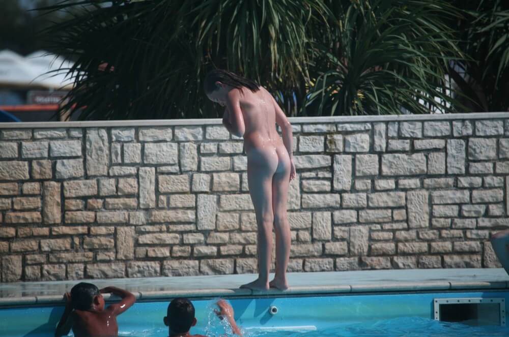 Naturist Pool-Side Singles pics - The body looks beautiful and natural in its natural, unadorned state