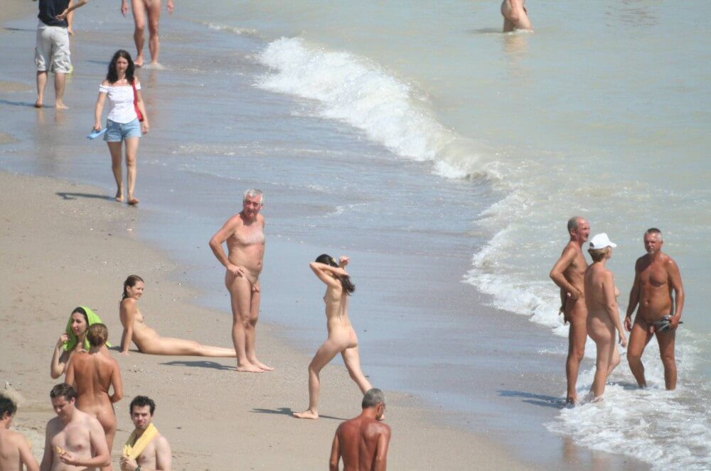 Costinesti Beach Groups pics - Naturists believe in themselves and their potential