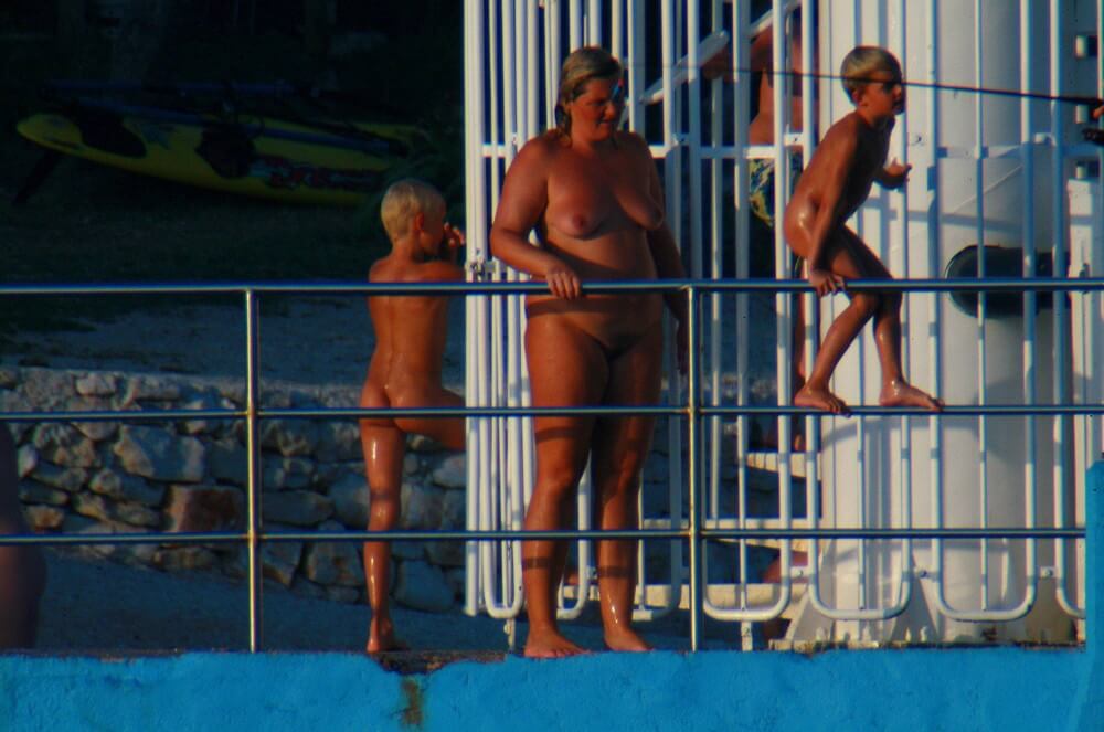 Uka FKK Water Play - Nudists strive for inner harmony and peace of mind