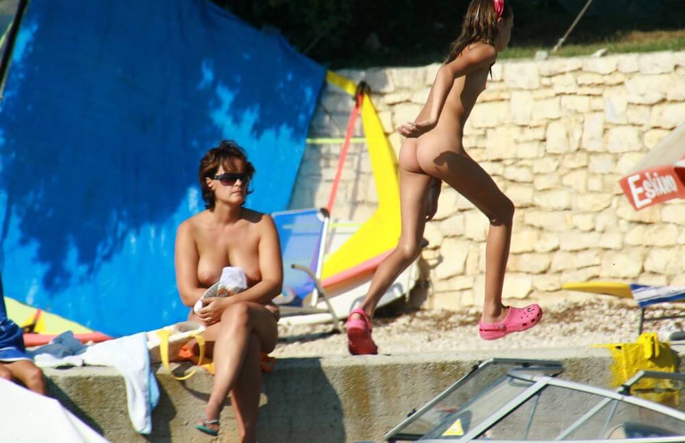 Bright Day Sun Tanning pics - Minimizing clothing or nudism