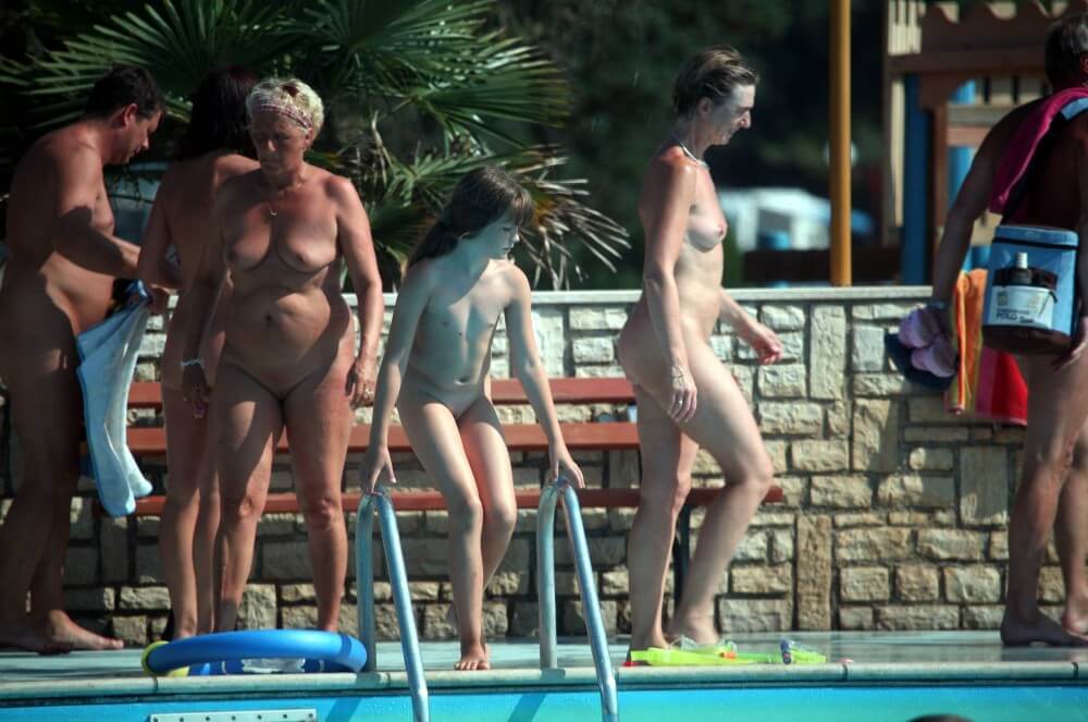 Naturist Pool Cleaning-Up pics - Nature provides inspiration and energy for the lives of naturists