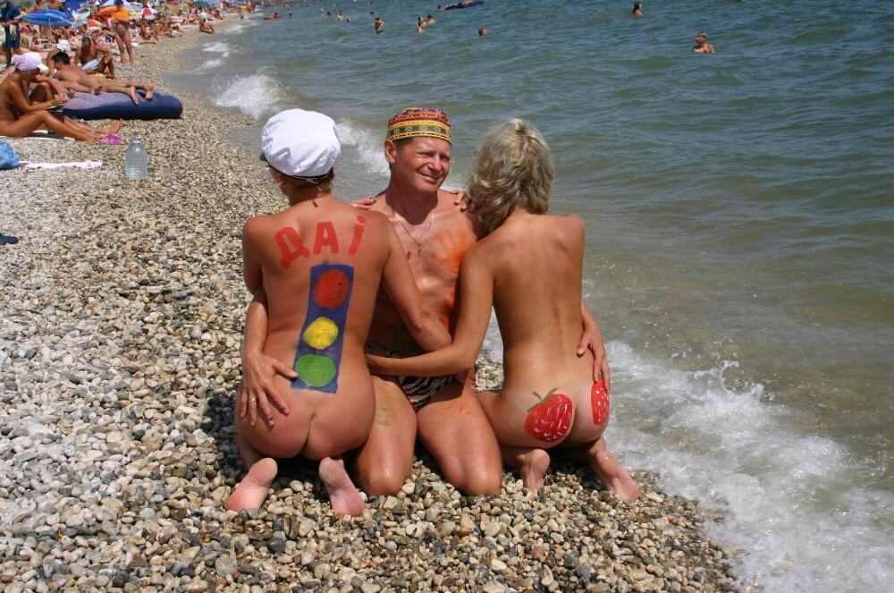Bold Outdoor Nude Poses pics - The desire to connect with nature and be unclothed