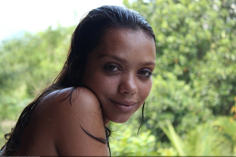 Tropical activities 1-25 gallery - In nudism, people are equal to one another
