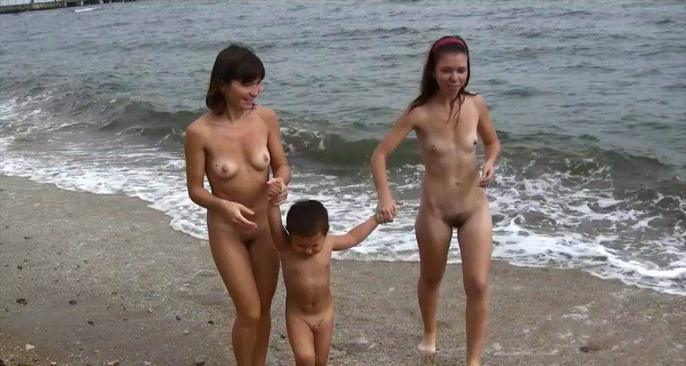 Land and Sea Naturism vol 1 - Naturism as a Way to Connect with Nature
