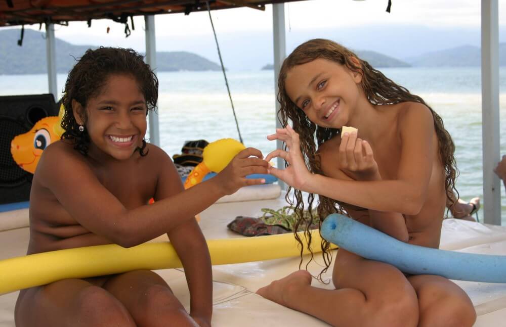 Brazilian Boating Girlfriend pics - Its one thing to see nudists, but another to be a nudist yourself