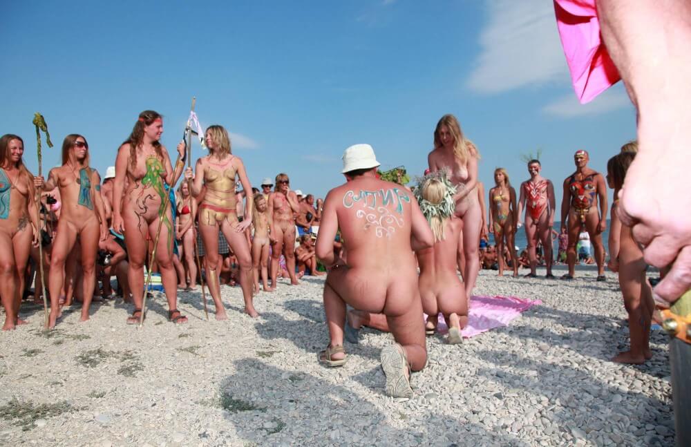 Naturist Boy Sun Warrior pics - Nudism promotes inner happiness
