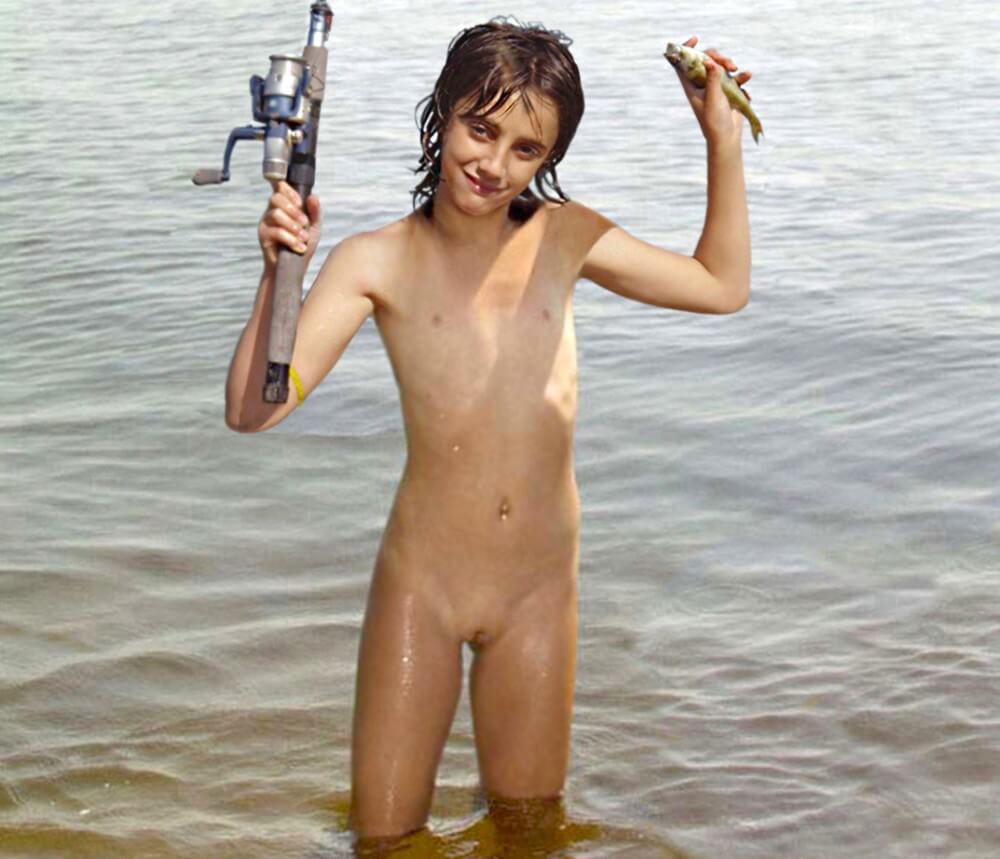 Naturism photo gallery # 42 - The community of naturist movement supporters and their values