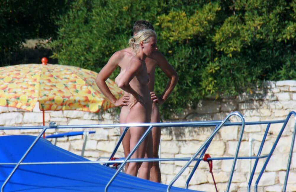 Casual Beachside Strolling pics - Lightheartedness and ease are characteristic features of the practice of nudism and naturism