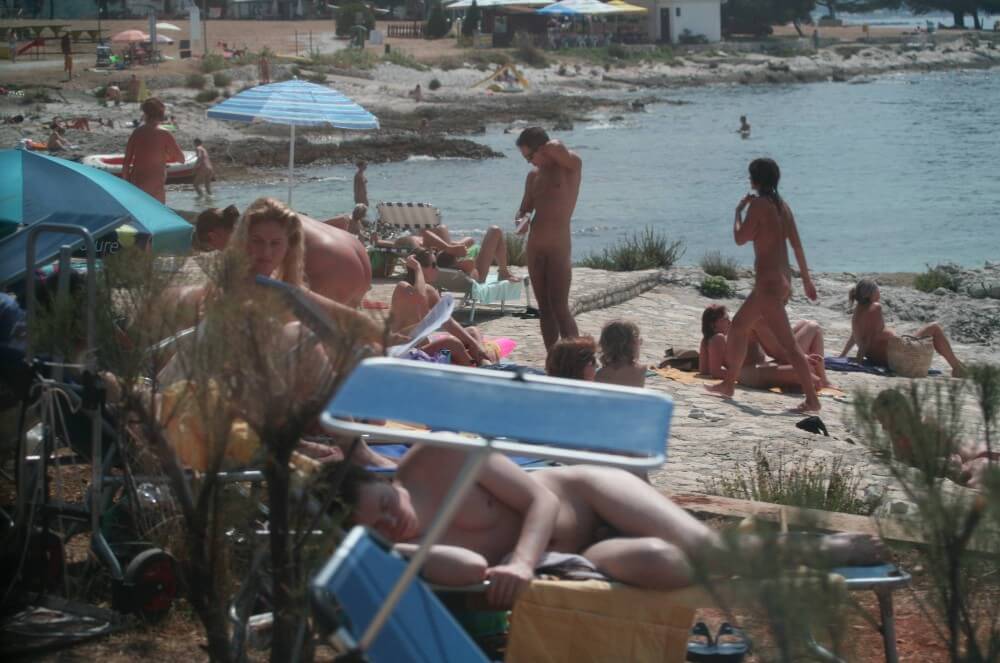 Nuda Beach Wide Outlook pics - This is how naturism culture manifests itself