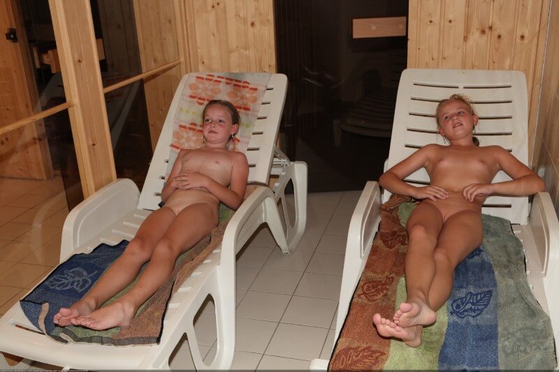 Record center relaxation photos - Love for oneself and nature is the foundation of the naturist and nudist lifestyle