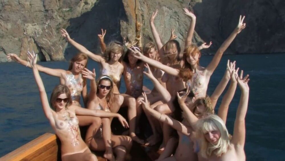 Nudist Girls Boat Cruise Full HD - Love for oneself and nature as the foundation of the naturist lifestyle