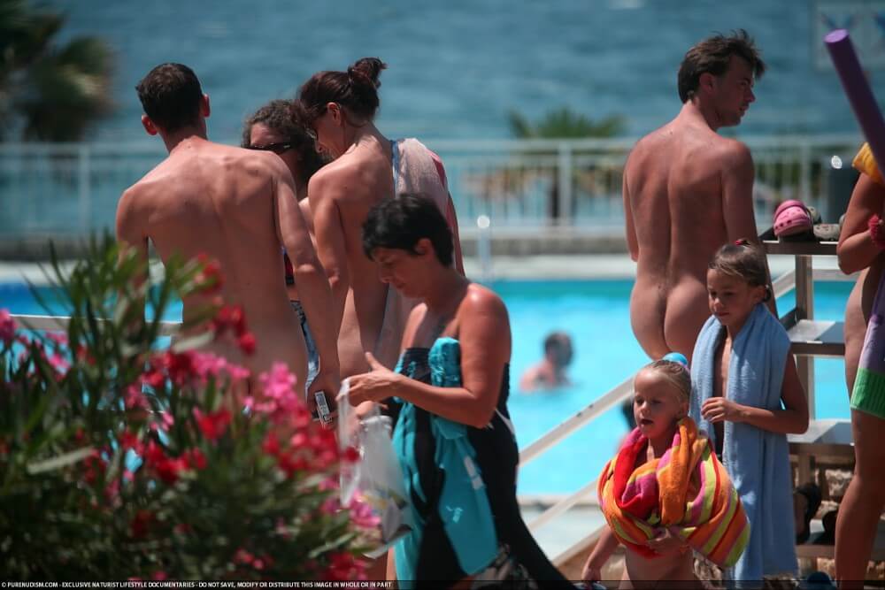 Naturism photo gallery # 66 - Nudity in naturism is an expression of respect for oneself and the world around us