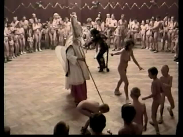 Helios Natura: Christmas Kinder Spiele - Naturists believe in themselves and their potential