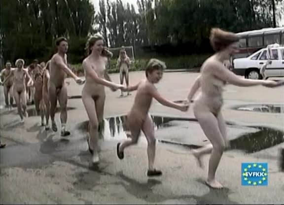 Helios Natura: Tutti-Frutti Nudie - Eurovid FKK - Interaction with Nature Through Naturism